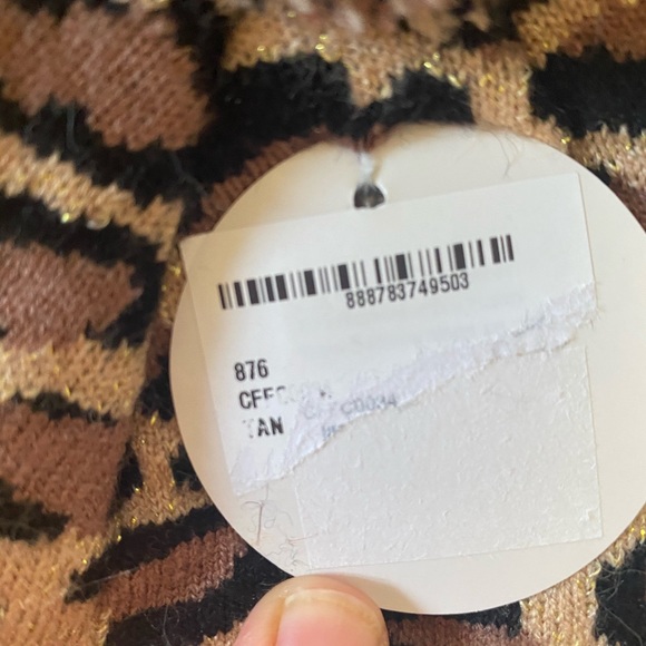 NWT Cheeta C&C California Pom Beanie - Picture 7 of 7